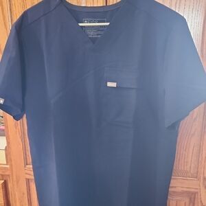 Figs Technical Collection Men's Navy Blue V-Neck Scrub Shirt Nursing Uniform L